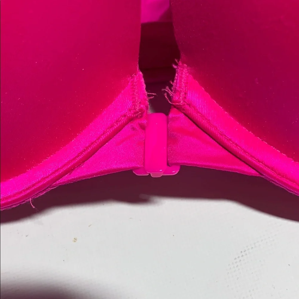 Victoria’s Secret - 32DD Vibrant Pink Women's Push-up Bra 7136‎